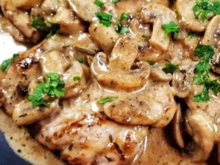 Frango ao Creme de Cogumelos e Requeijão