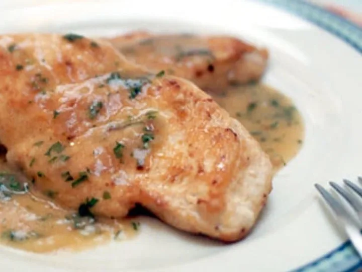 Filé de Frango ao Molho de Salsa