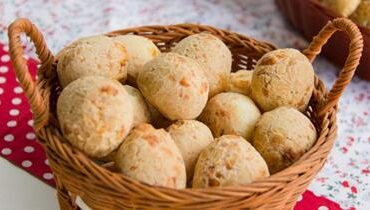 Receita de Pão de Queijo, enviada por Adege Adalgisa - Prazer à Mesa