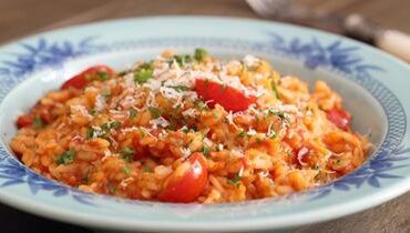 Receita de Risoto de Tomate Fresco com Rúcula, enviada por Adege Adalgisa - Prazer à Mesa