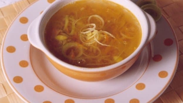 Receita de Sopa de Alho-Poró e Batatas, enviada por Telma Gomide - Prazer à Mesa