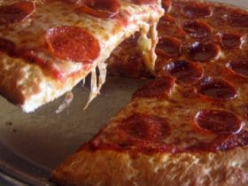 Receita de Pizza Caseira, enviada por Janaine Pina - Prazer à Mesa